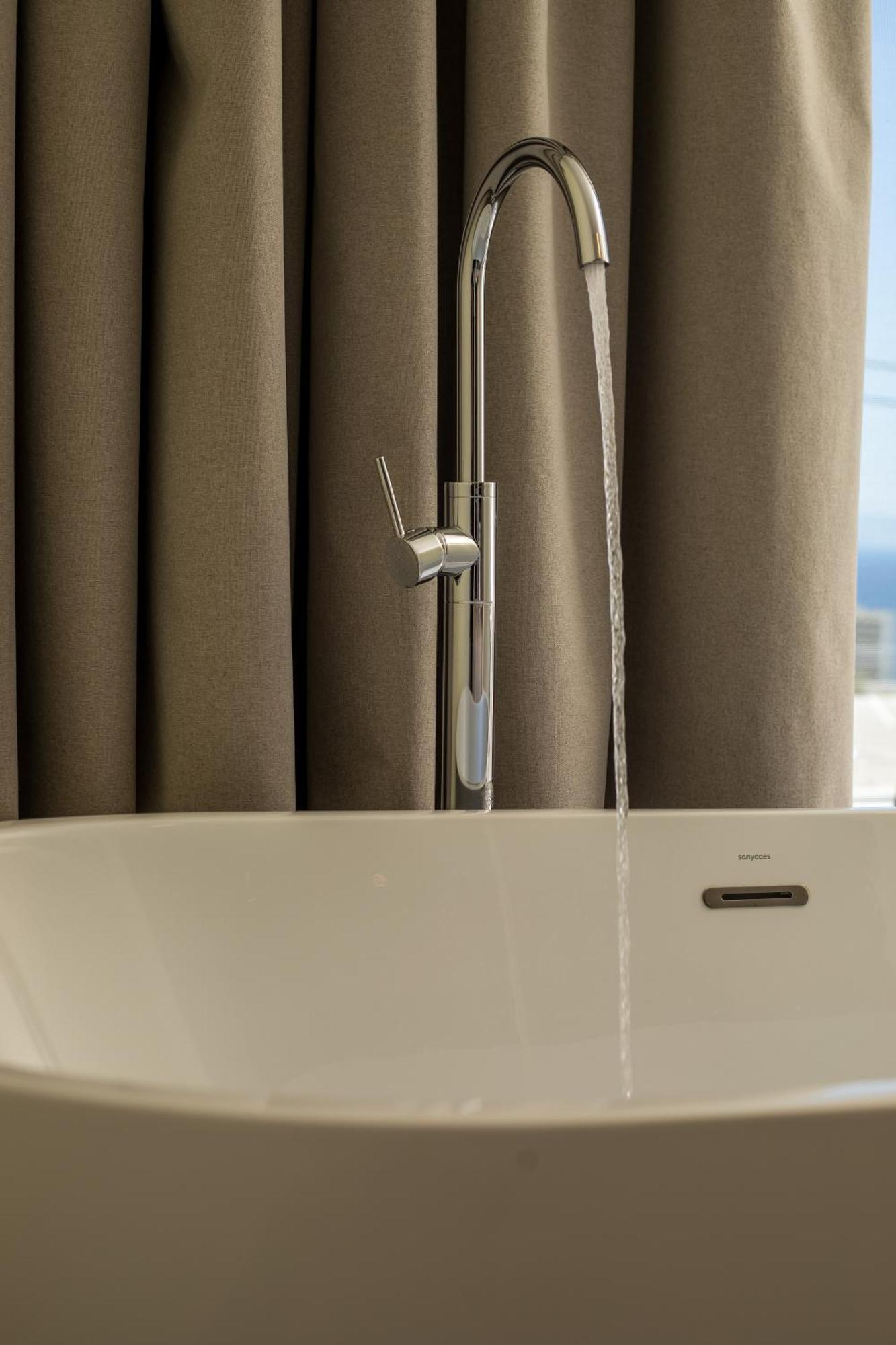 Eden'S Azalea Luxury Suite Rhodes City Extérieur photo